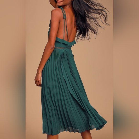 lulu's pleated midi dress v-neckline size S color emerald green - Picture 2 of 16